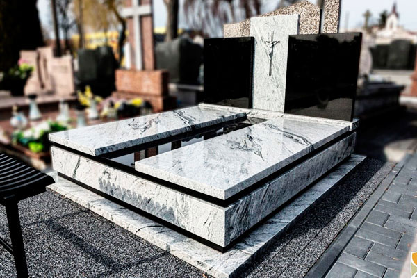 Європейські пам'ятники з граніту Європейські пам'ятники з граніту